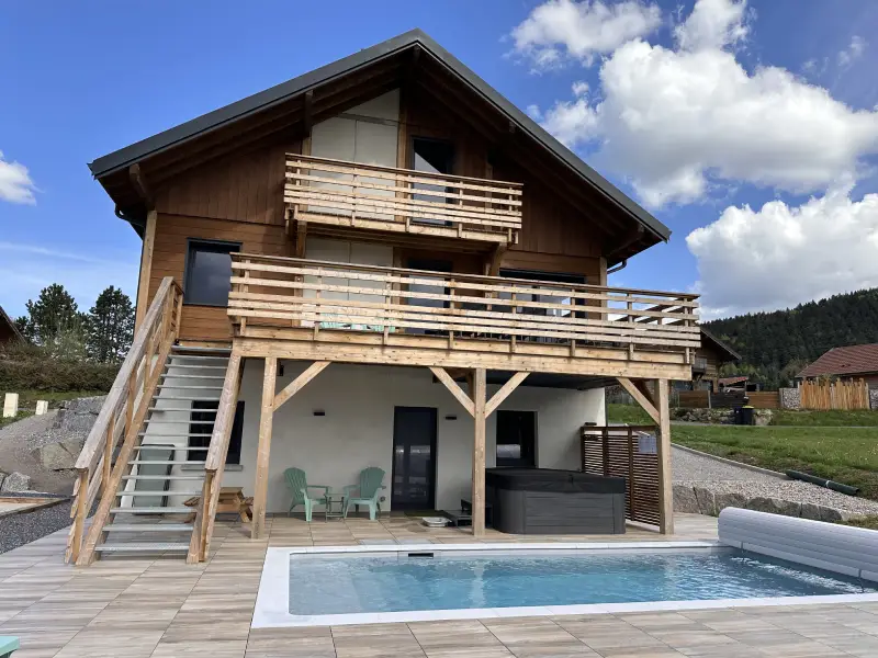 Chalet dans les Vosges avec piscine , jacuzzi, 11 pers.